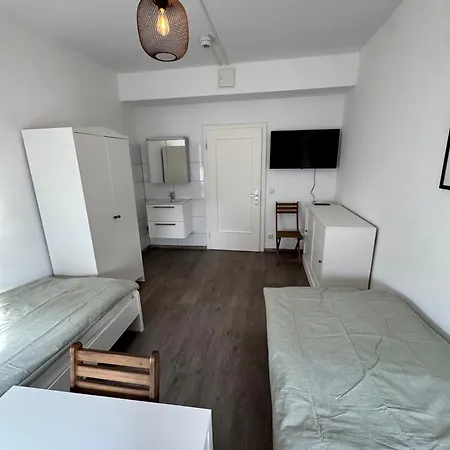 Doppelzimmer Im Monteurhaus Gemeinschaftsbad Und -kueche بيت ضيافة دوسبرغ