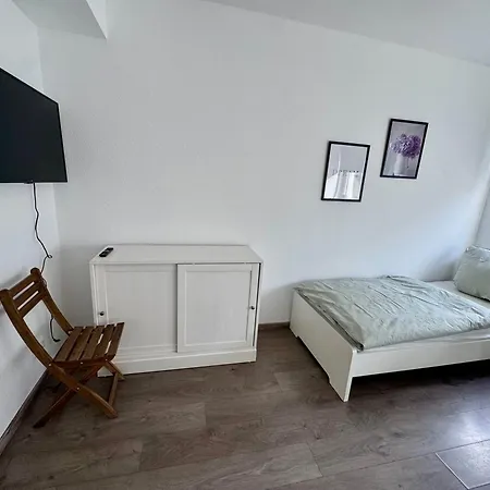 Doppelzimmer Im Monteurhaus Gemeinschaftsbad Und -kueche بيت ضيافة 3*