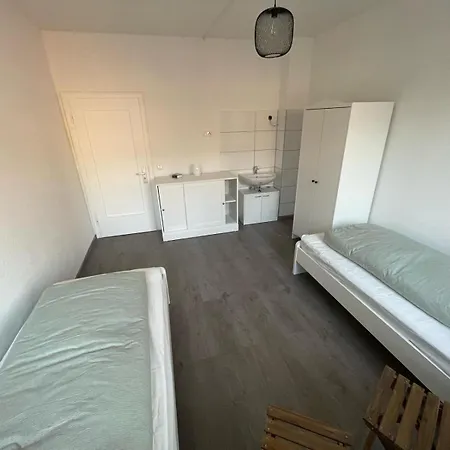 Doppelzimmer Im Monteurhaus Gemeinschaftsbad Und -küche 3*